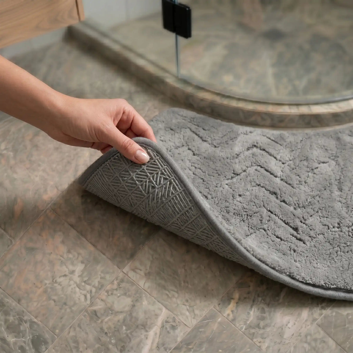 Tapis de bain absorbant incurvé