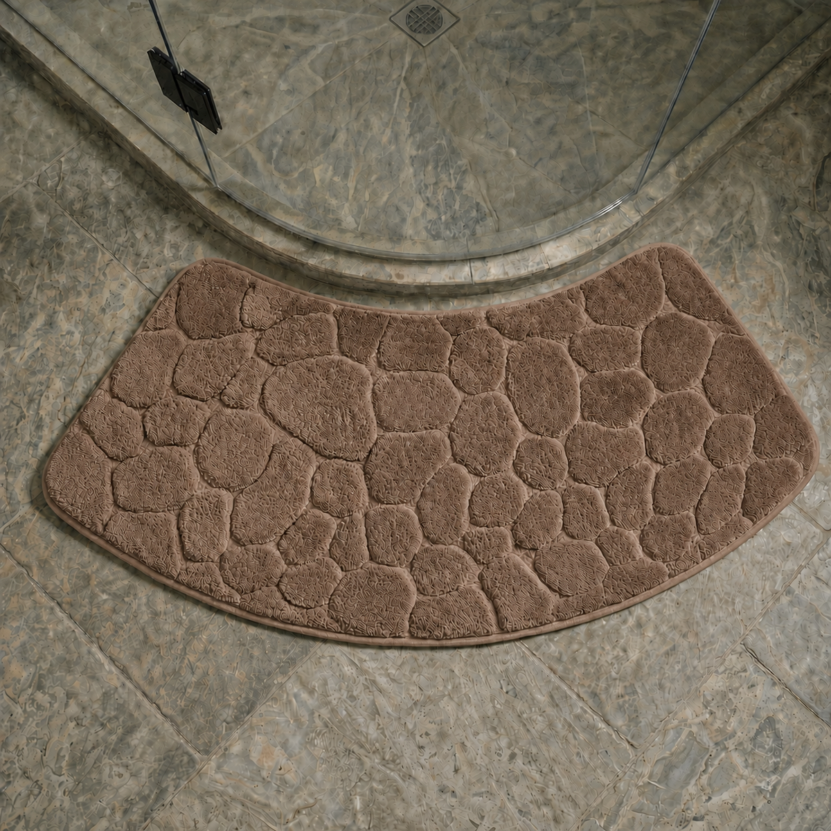 Tapis de bain effet galet incurvé